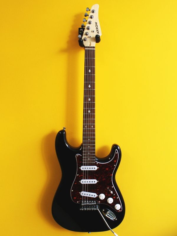 Arrow Tonecaster ST111 Stratocaster Black